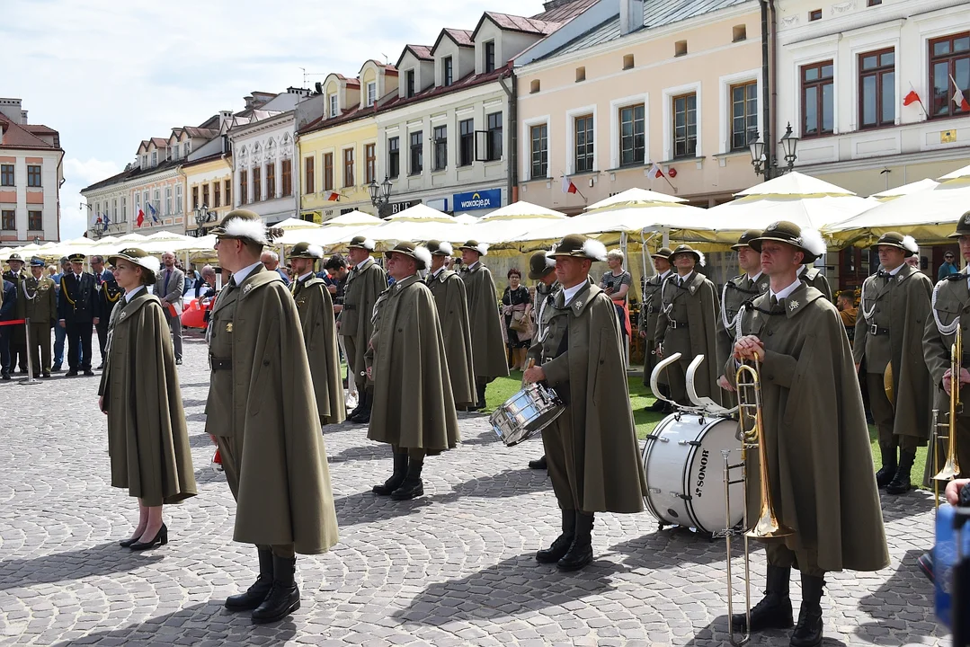 Obchody Dnia Flagi Rzeczypospolitej Polskiej na Rynku w Rzeszowie