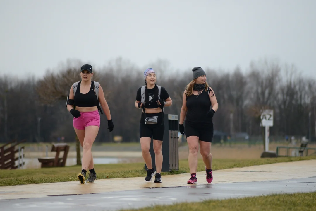 XI Bieg Zimowy wokół Jeziora Tarnobrzeskiego oraz Yeti Run Zimowy Bieg w Szortach