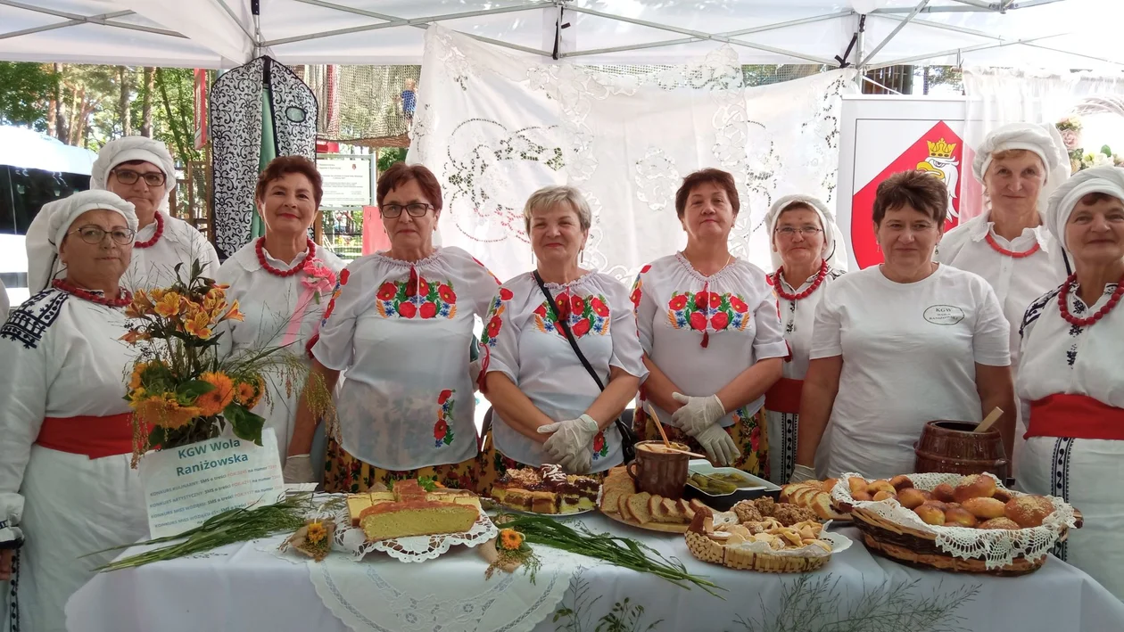 KGW Wola Raniżowska i KGW Mazury na festiwalu w Stalowej Woli