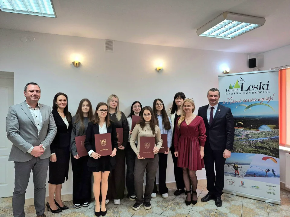 Stypendia starosty leskiego