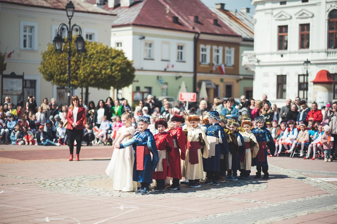 Przedszkolaki z Biało-Czerwoną