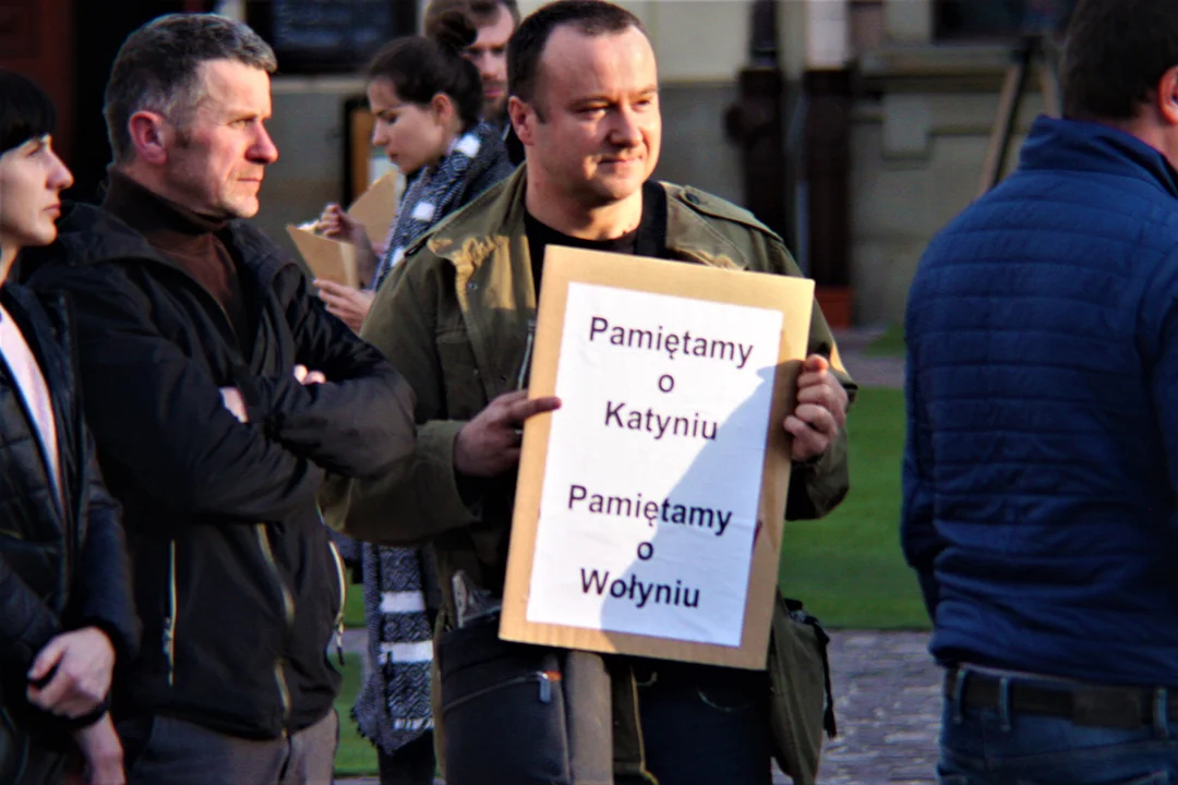 83. rocznica zbrodni katyńskiej - obchody na Rynku w Rzeszowie