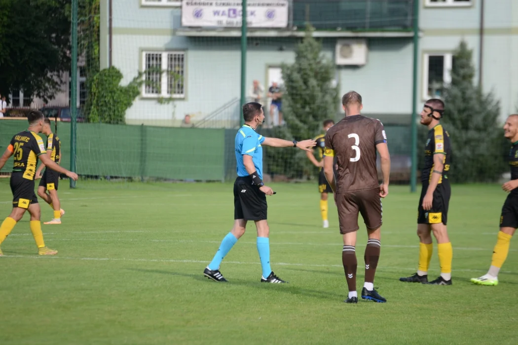 Trzecia liga, grupa 4: Siarka Tarnobrzeg - Garbarnia Kraków 0:0