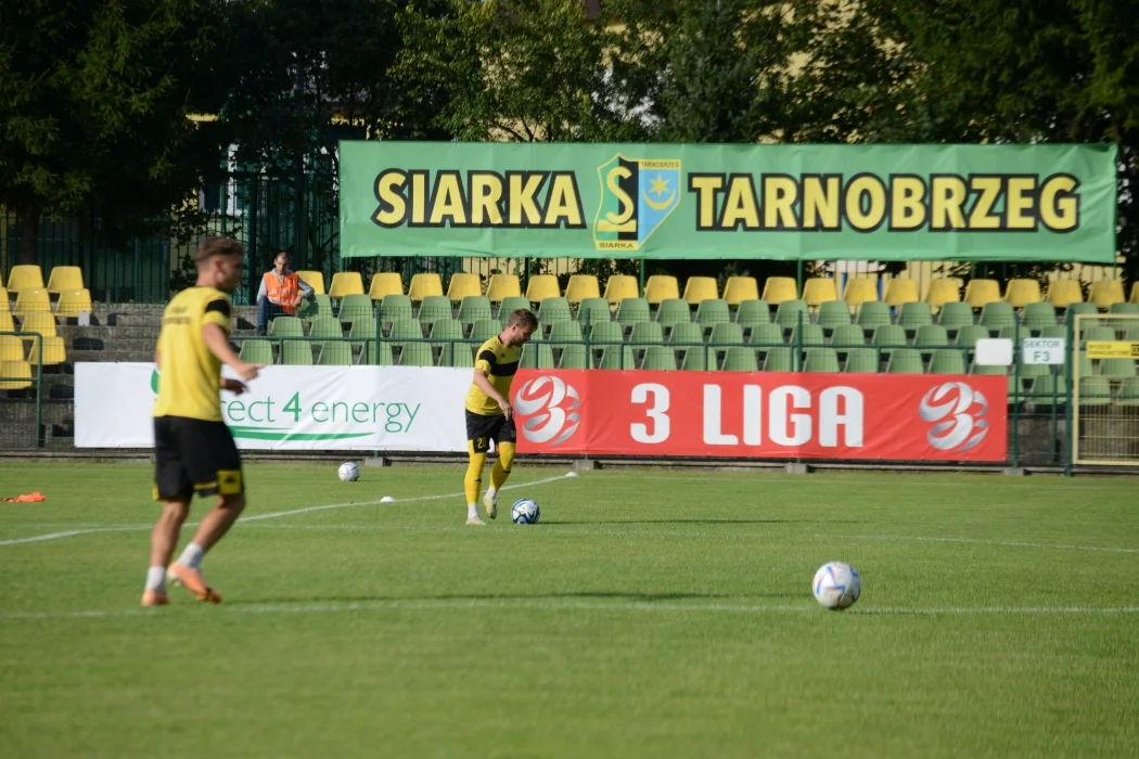 Trzecia liga, grupa 4: Siarka Tarnobrzeg - Garbarnia Kraków 0:0