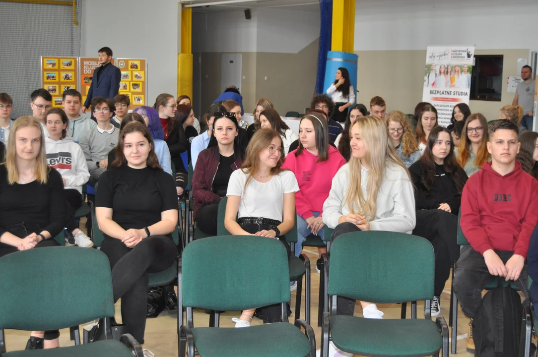 Biznes i praktyka wprowadzany do szkół, spotkanie Kubka Biznesu