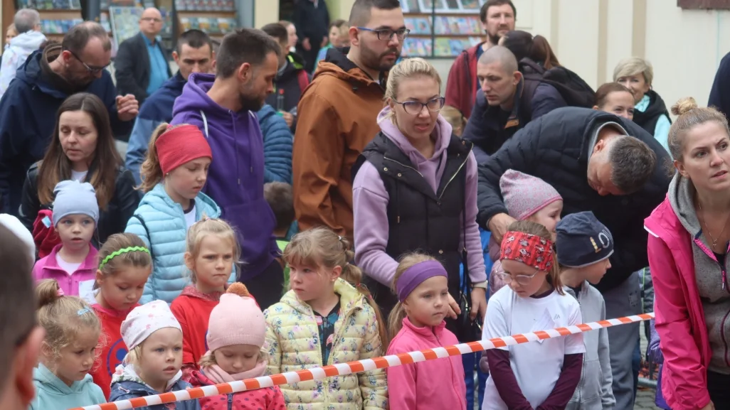 Biegi młodzieżowe 2022 w Rzeszowie. Mnóstwo uczestników [ZDJĘCIA, WIDEO]