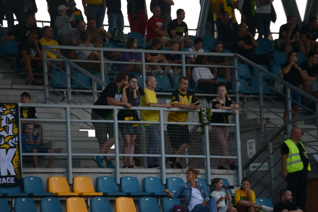 Trzecia liga, grupa 4: Siarka Tarnobrzeg - Garbarnia Kraków 0:0