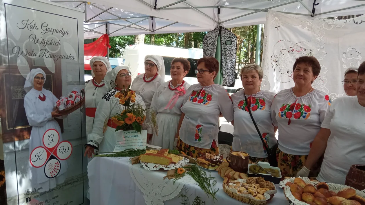 KGW Wola Raniżowska i KGW Mazury na festiwalu w Stalowej Woli