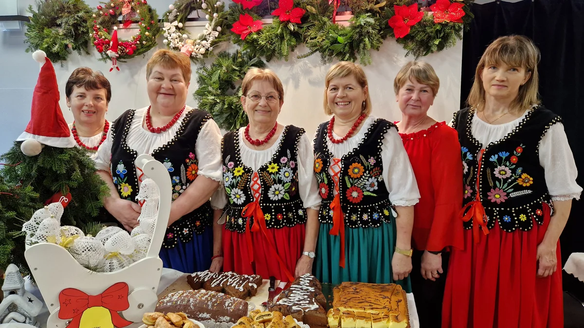 Przy wigilijnym stole w Cmolasie 2024. Gospodynie spisały się na medal [ZDJĘCIA] - Zdjęcie główne