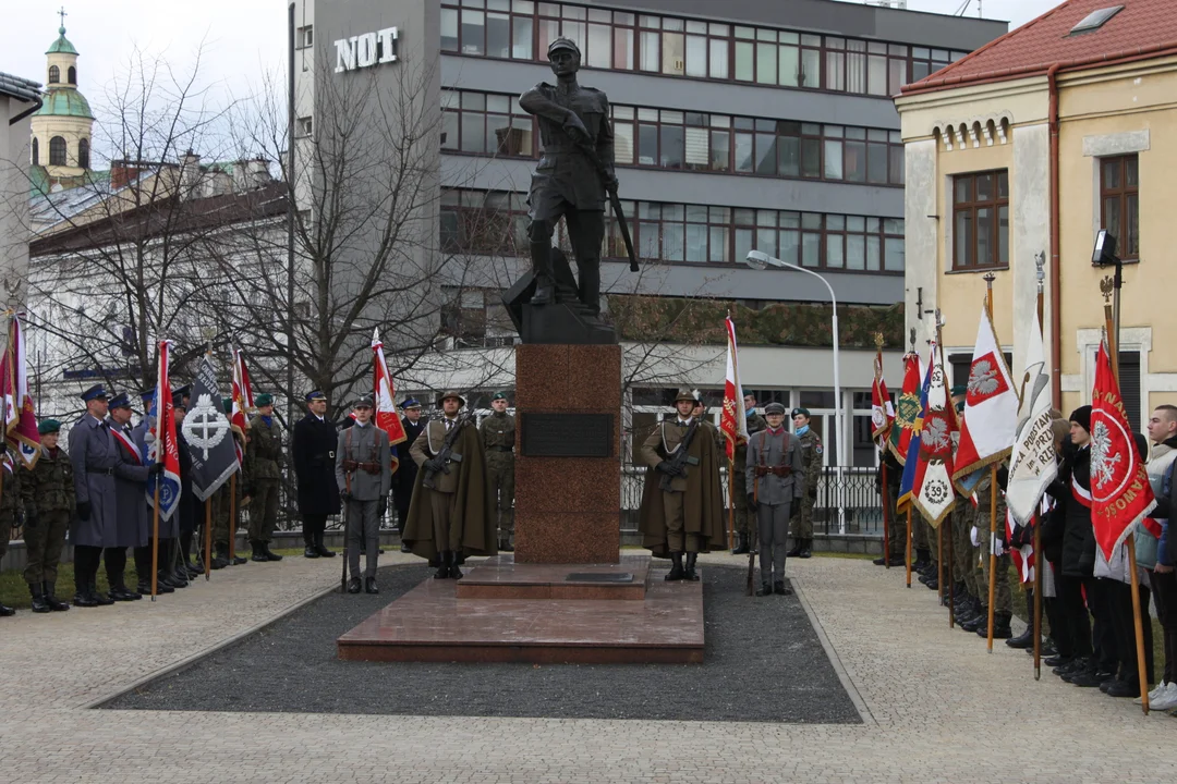 Obchody 104 rocznicy śmierci płk. Lisa-Kuli na Placu Farnym w Rzeszowie