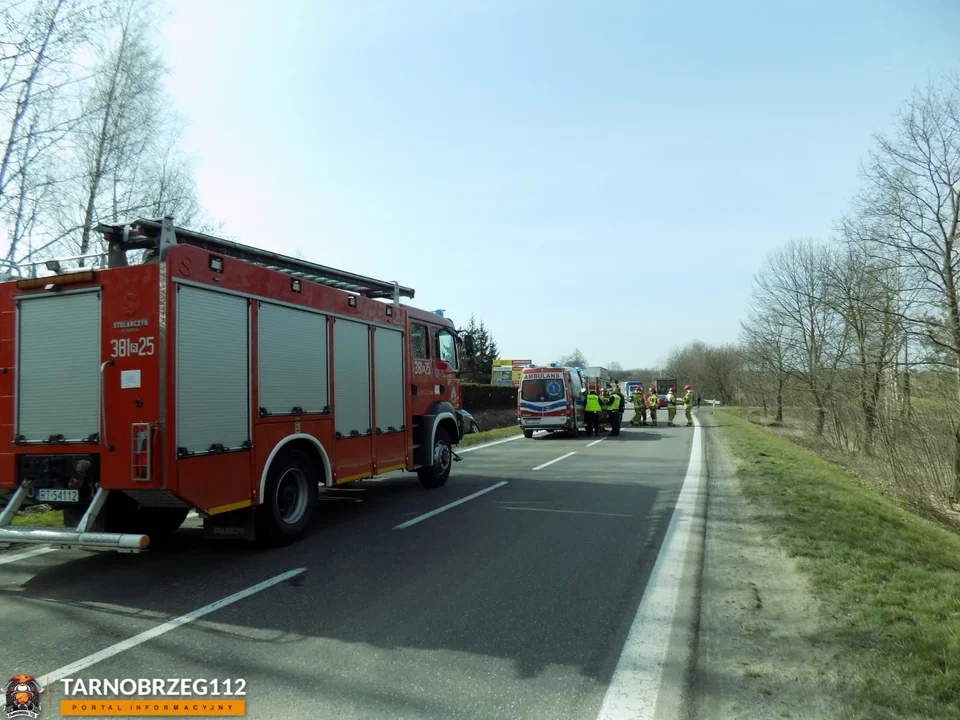 Wypadek na drodze wojewódzkiej numer 985 w Siedleszczanach