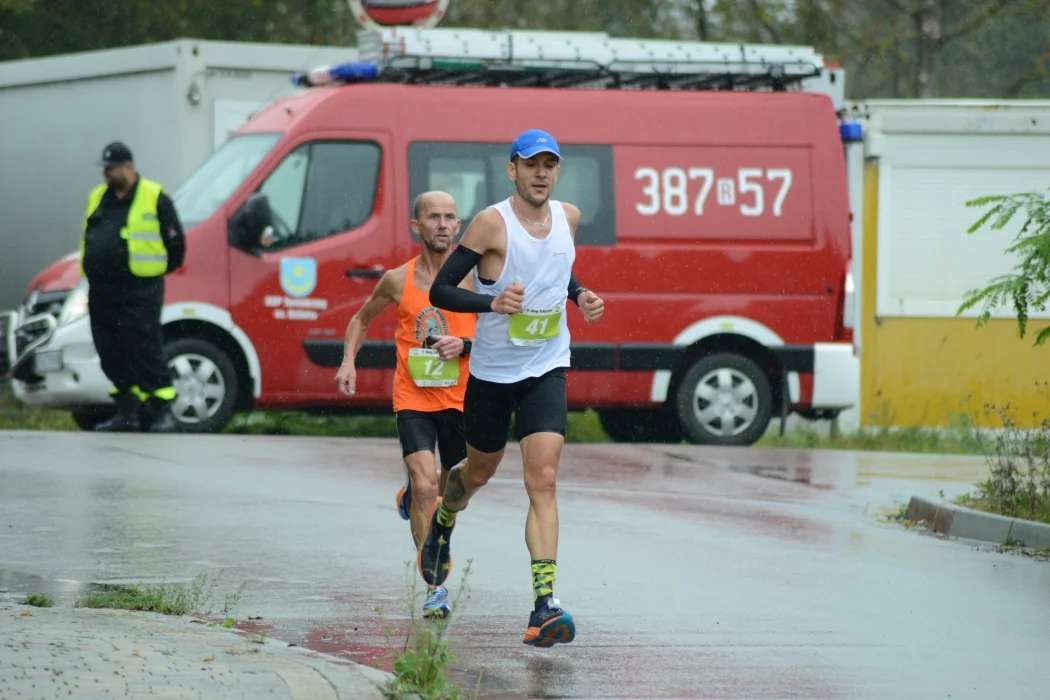 5. Bieg Szklarski Chmielów - Sandomierz - zdjęcia z biegu na dystansie 25 kilometrów