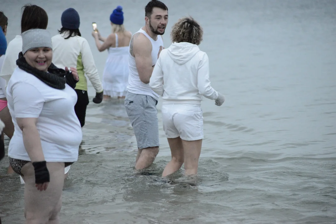 "Jezioro Aniołów" w lutym. Zobaczcie zdjęcia z plaży Jeziora Tarnobrzeskiego