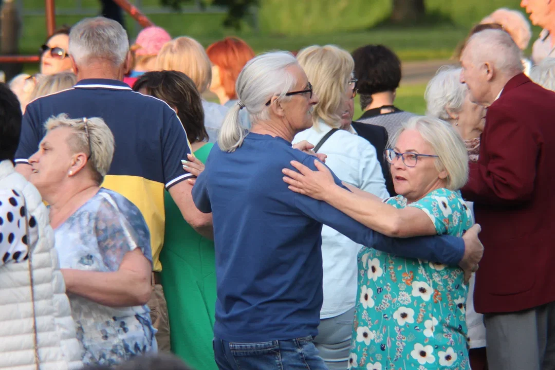 Tak wyglądał weekend w Rzeszowie. Kremówka Papieska, Miejska Potańcówka, Dni Osiedla Krakowska-Południe i występ zespołu Hyżniacy