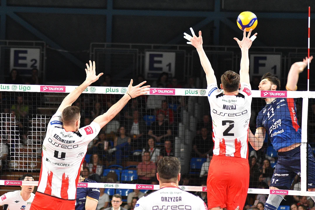 Pierwszy półfinałowy mecz siatkarskiej PlusLigi: Asseco Resovia Rzeszów - Grupa Azoty ZAKSA Kędzierzyn-Koźle (2:3)