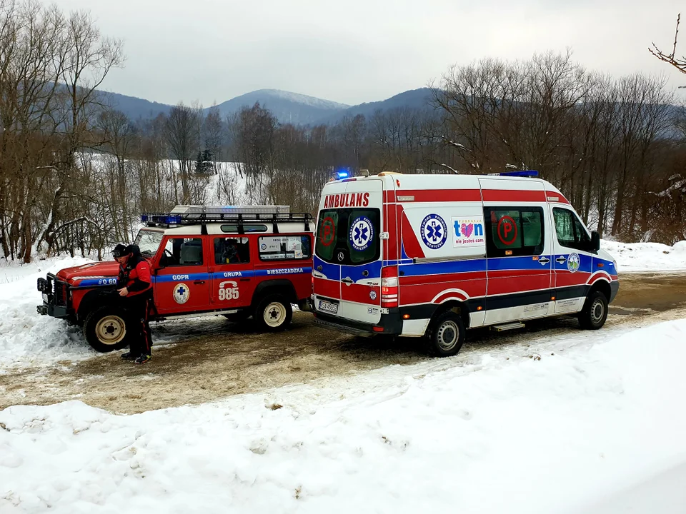 Bieszczady. Wędrował czerwonym szlakiem z Halicza na Rozsypaniec kompletnie nieprzygotowany. Uratowała go grupa przypadkowych turystów [ZDJĘCIA] - Zdjęcie główne