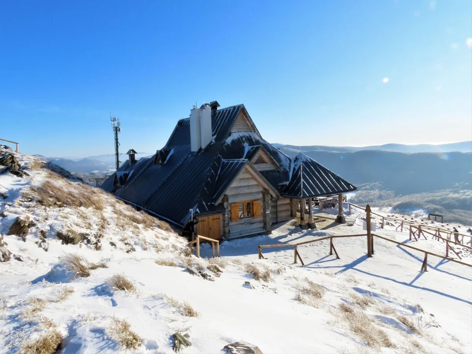 Bieszczady. Schron BdPN na Połoninie Wetlińskiej