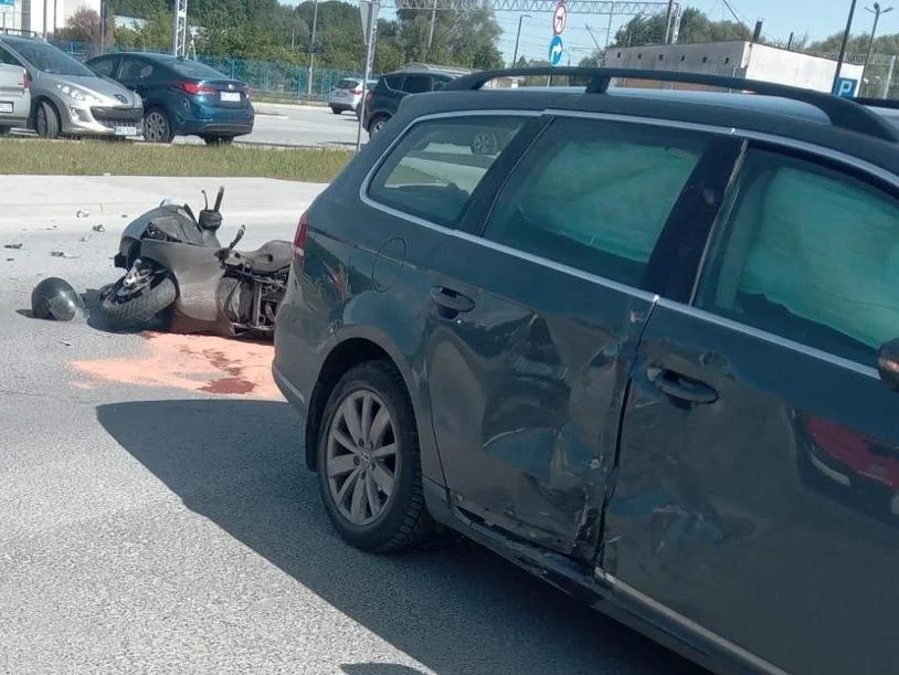 Wypadek z udziałem motocyklisty na ul. Ruczki