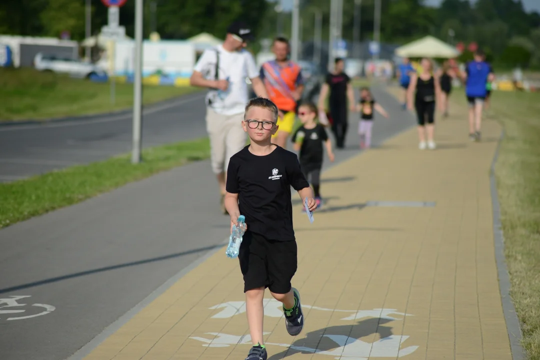 "Biegamy i Pomagamy" nad Jeziorem Tarnobrzeskim - dzień drugi