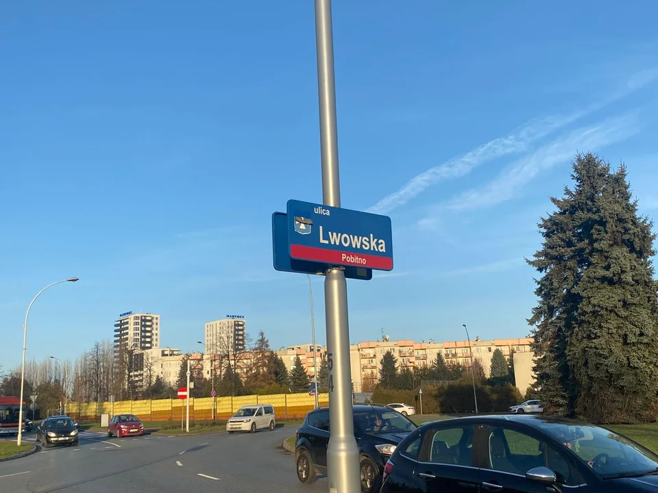 To chyba najbardziej zakorkowane rondo w Rzeszowie. Kierowcy zdenerwowani - Zdjęcie główne