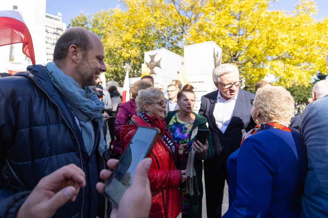 Konrad Fijołek na proteście samorządowców w Warszawie