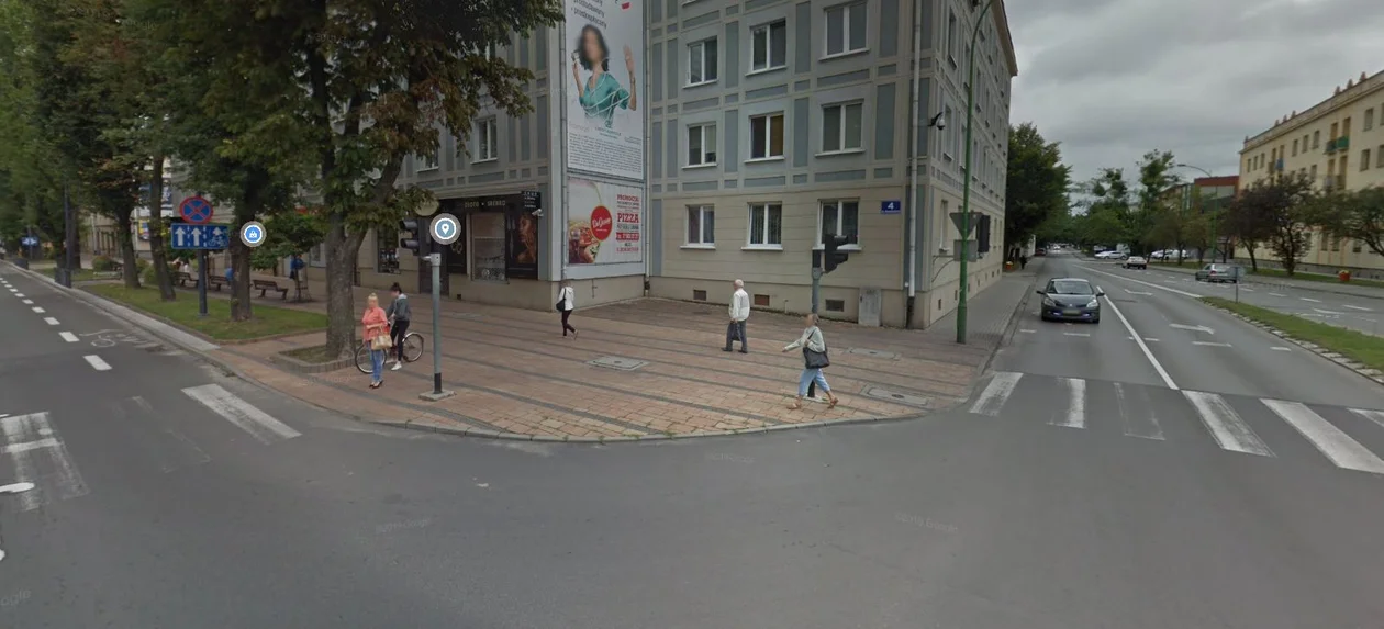 Mieszkańcy Mielca na zakupach, spacerze, w pracy i drodze ze szkoły uchwyceni przez kamery Google Street View