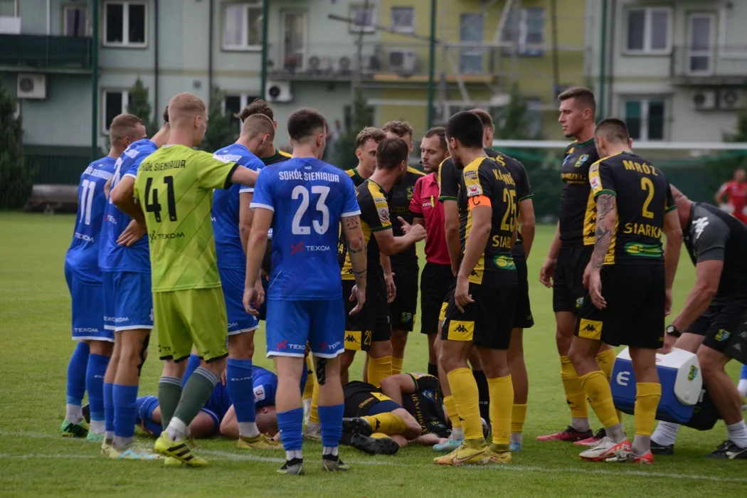 Trzecia liga, grupa 4: Siarka Tarnobrzeg - Sokół Sieniawa 2:0