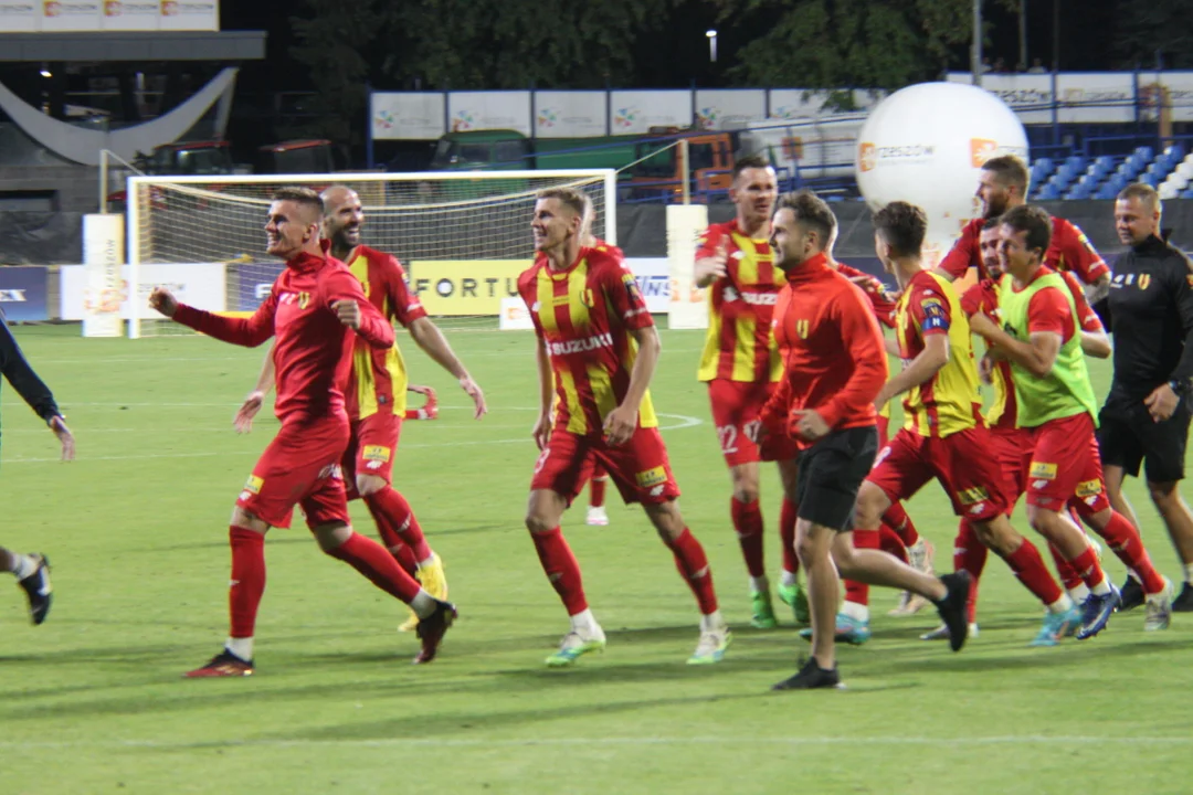 Puchar Polski: Zdecydowały karne. Stal Rzeszów przegrywa w Pucharze Polski z ekstraklasową Koroną Kielce (3-3, 7-8 rz.k)