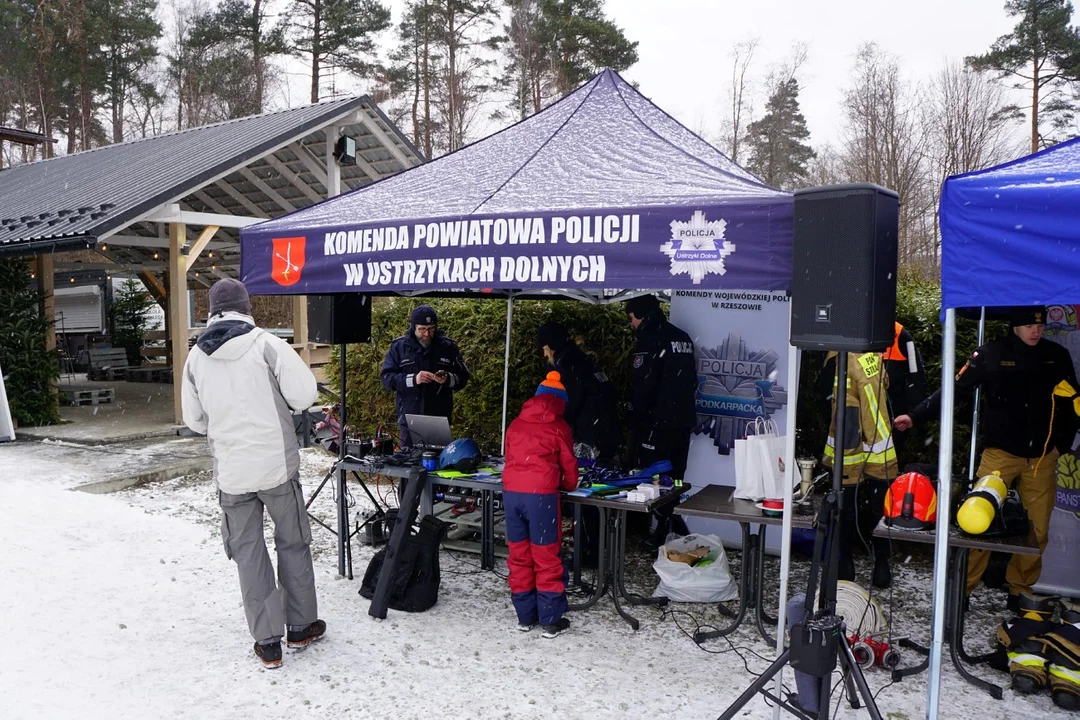 Mundurowi spotkali się z narciarzami na Laworcie