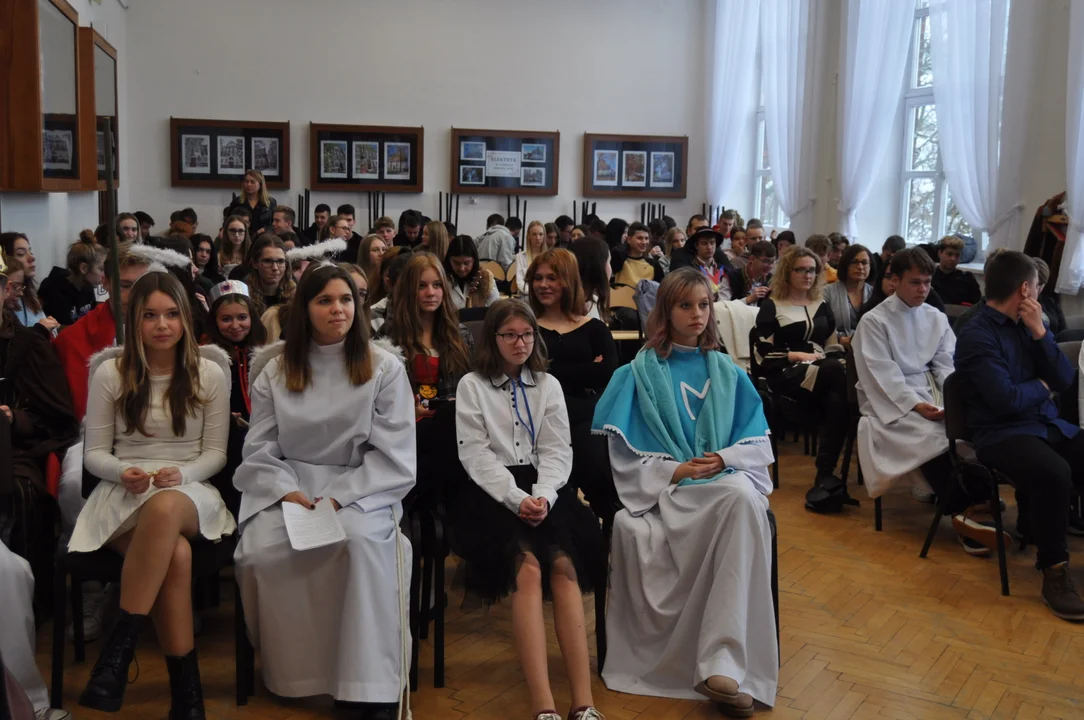 Powiatowy Przegląd Kolęd i Pastorałek w Zespole Szkół im. Janusza Groszkowskiego w Mielcu