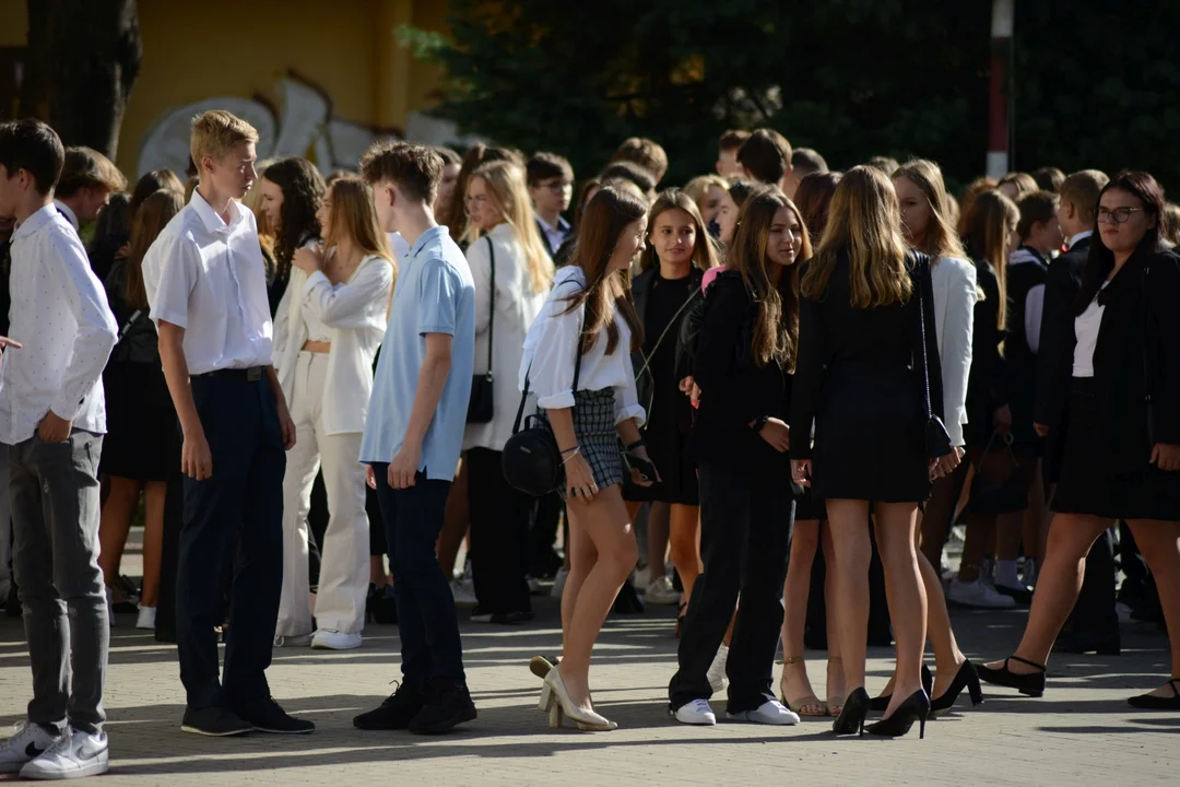 Rozpoczęcie roku szkolnego w Liceum Ogólnokształcącym im. Mikołaja Kopernika w Tarnobrzegu