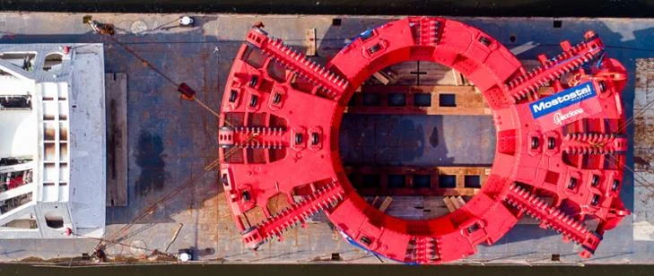 Gigantyczna maszyna TBM Tunnel Boring Machine