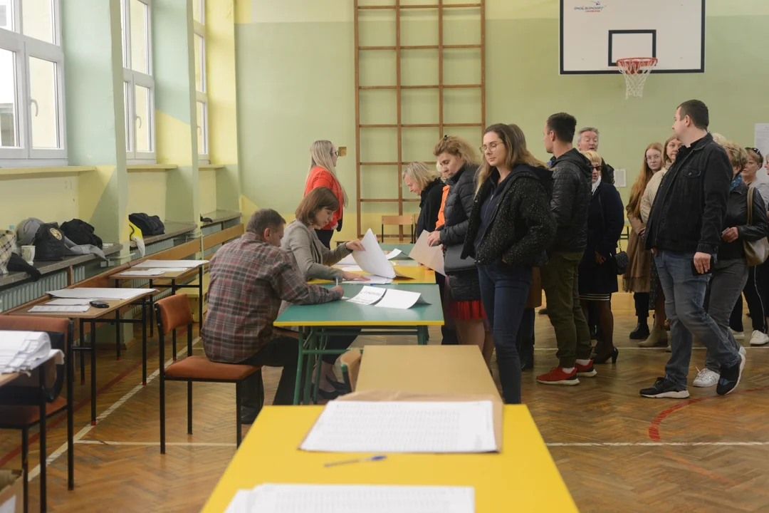 Wybory 2023: Tak głosuje Tarnobrzeg