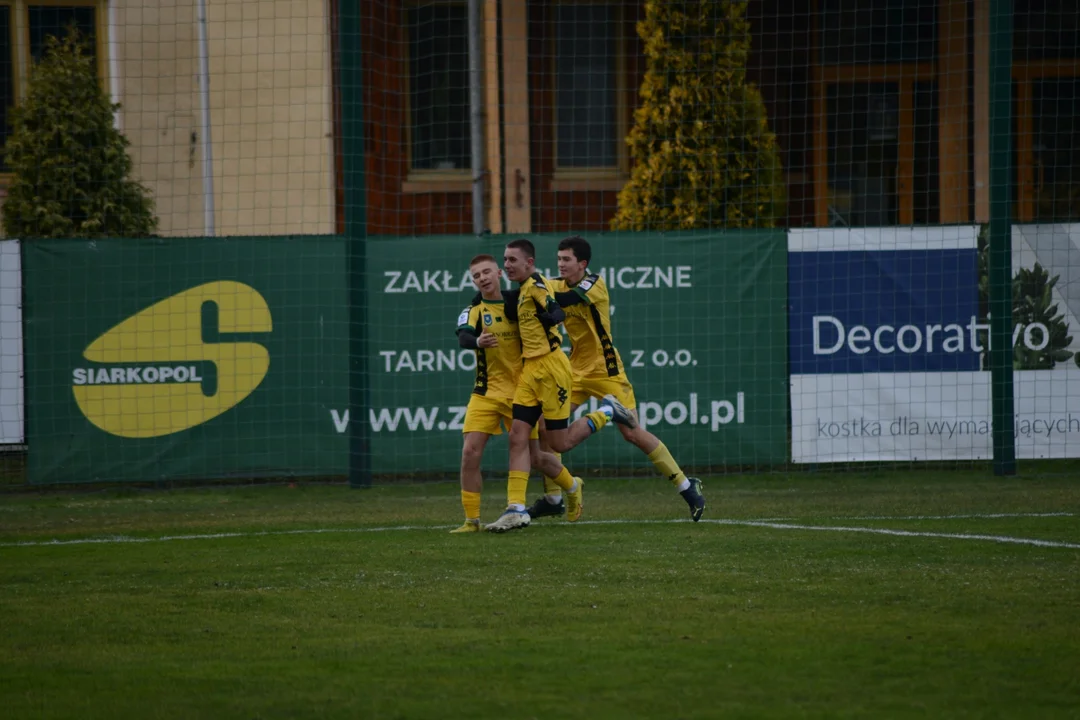 Centralna Liga Juniorów U-15: Siarka Tarnobrzeg - Hutnik Kraków 2:4