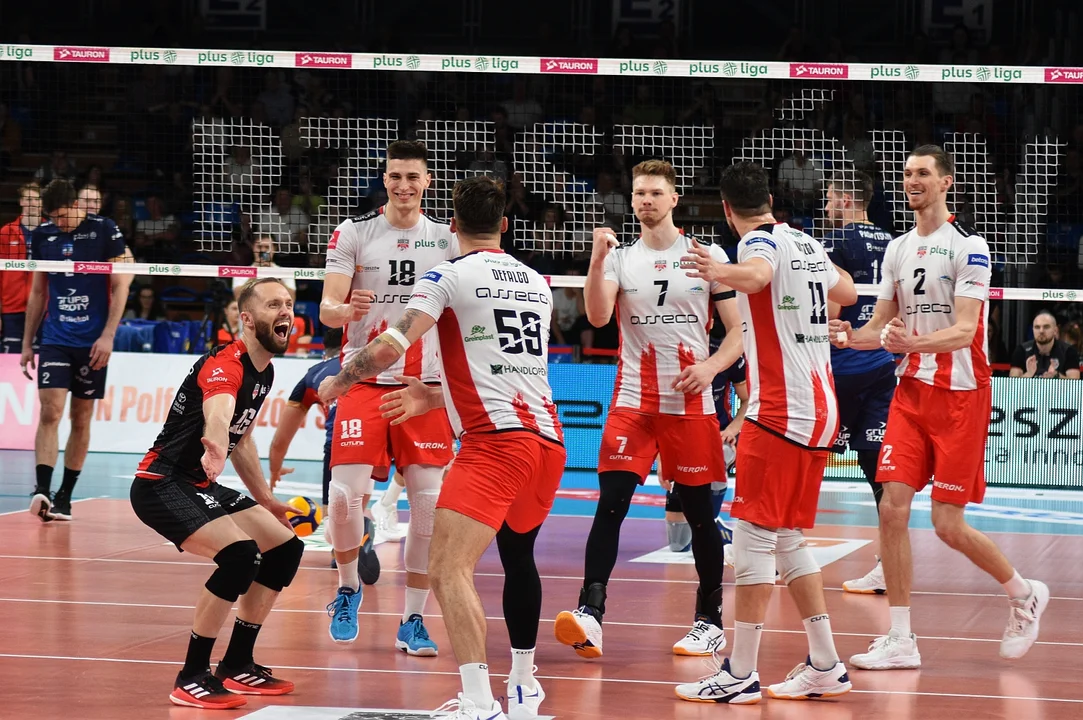 Pierwszy półfinałowy mecz siatkarskiej PlusLigi: Asseco Resovia Rzeszów - Grupa Azoty ZAKSA Kędzierzyn-Koźle (2:3)