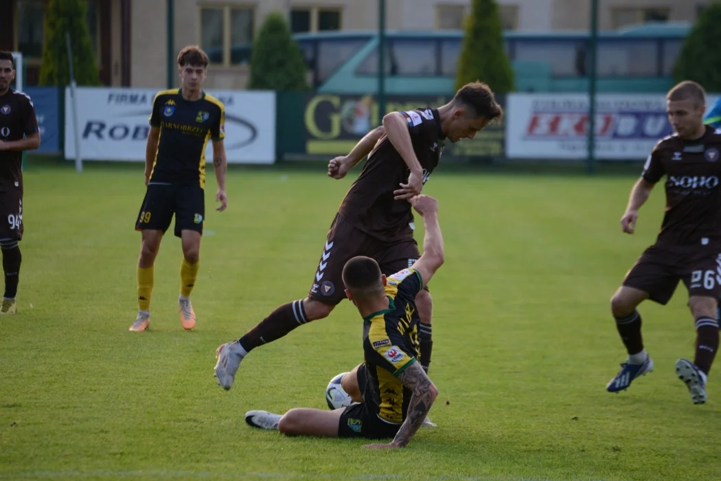 Trzecia liga, grupa 4: Siarka Tarnobrzeg - Garbarnia Kraków 0:0