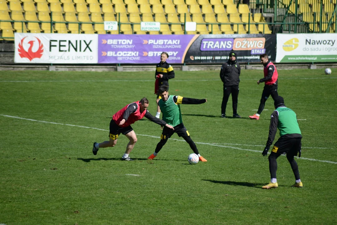 eWinner 2. Liga: Piłkarze Siarki Tarnobrzeg trenują przed starciem z Zagłębiem II Lubin. - Liczymy na to, że wyjdziemy z "dołka" i zaczniemy punktować [ZDJĘCIA] - Zdjęcie główne