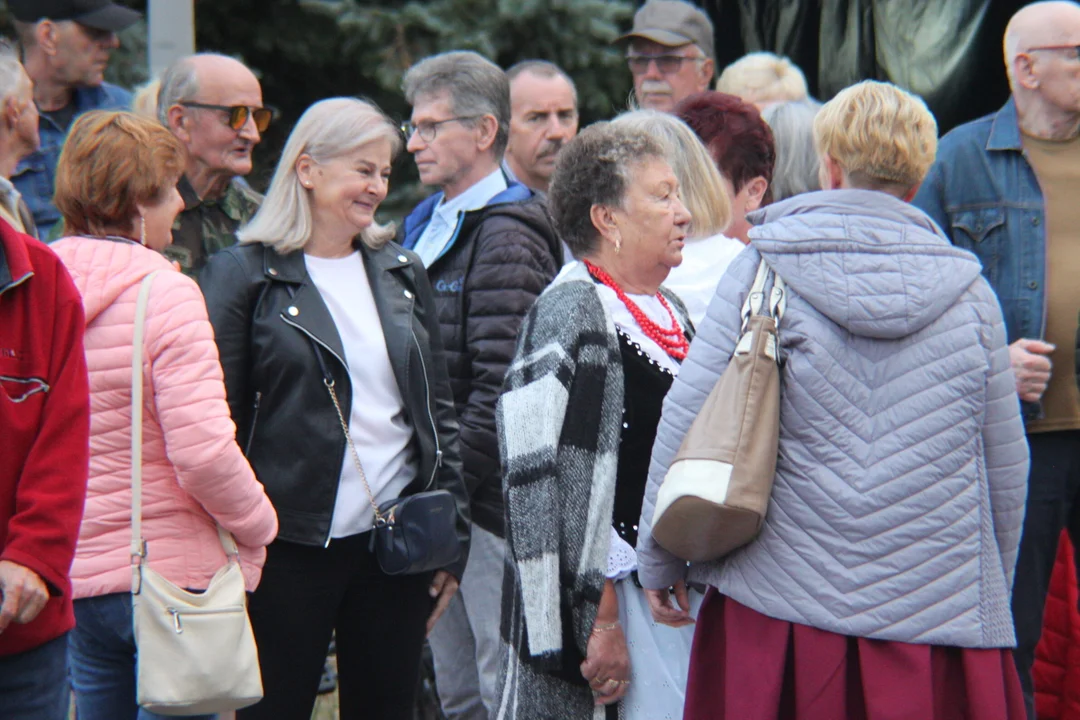 Korowód seniorów i potańcówka miejska w Parku Jedności Polonii z Macierzą