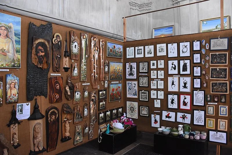 Galeria artystyczna Synagoga w Lesku zaprasza