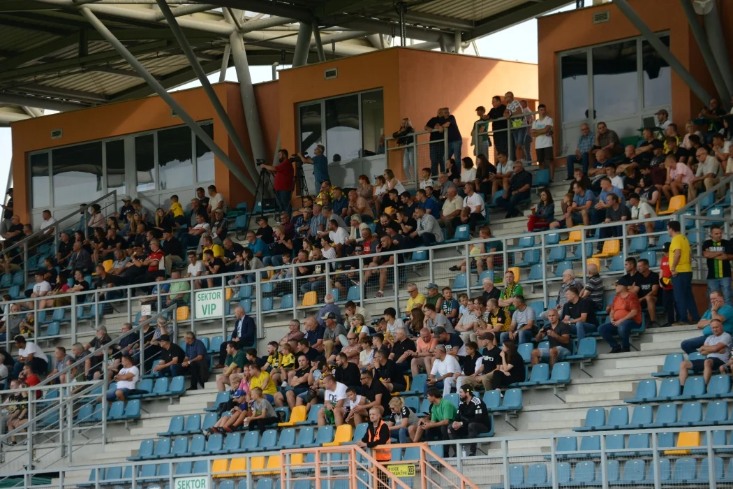 Trzecia liga, grupa 4: Siarka Tarnobrzeg - Garbarnia Kraków 0:0