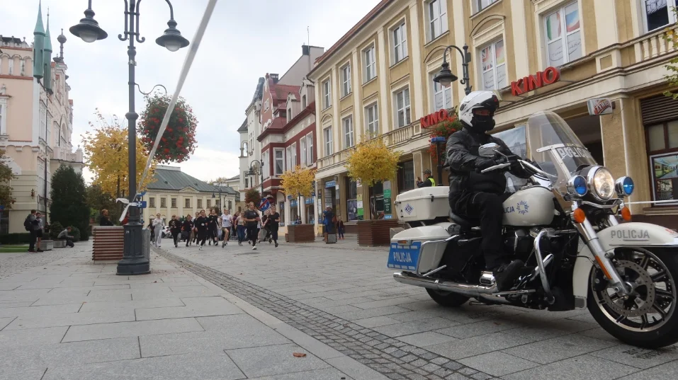 Biegi młodzieżowe 2022 w Rzeszowie. Mnóstwo uczestników [ZDJĘCIA, WIDEO]