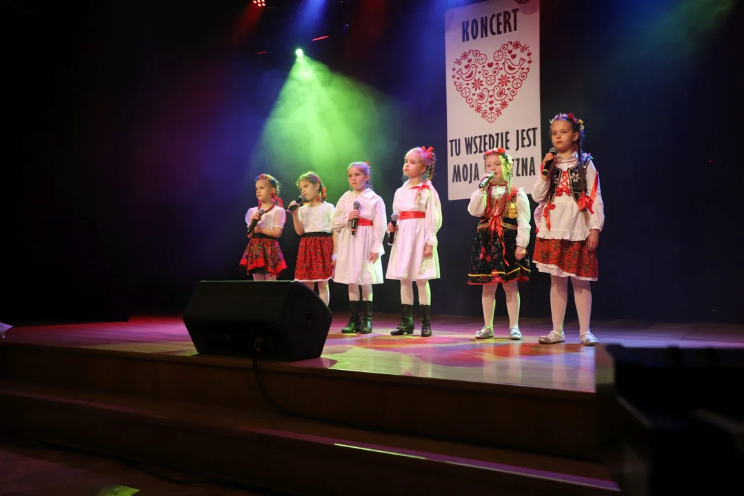 Koncert Wiosenno-Patriotyczny "Tu wszędzie jest Polska" w Chorzelowie