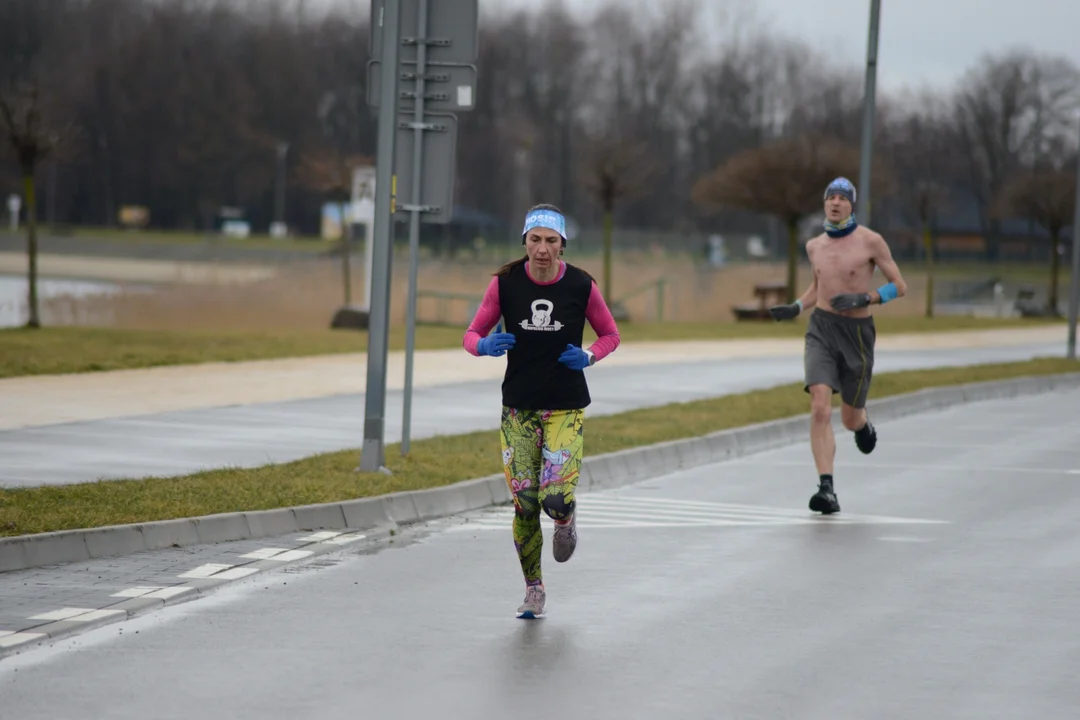 XI Bieg Zimowy wokół Jeziora Tarnobrzeskiego oraz Yeti Run Zimowy Bieg w Szortach