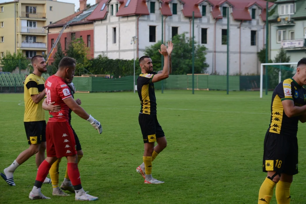 Trzecia liga, grupa 4: Siarka Tarnobrzeg - Garbarnia Kraków 0:0