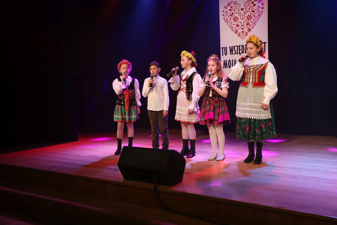 Koncert Wiosenno-Patriotyczny "Tu wszędzie jest Polska" w Chorzelowie