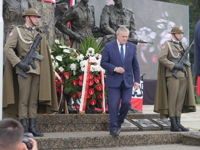 Odsłonięcie pomnika w Mielcu