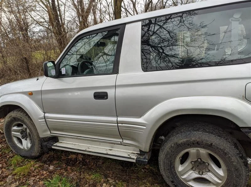 Auta i naczepy od komorników. Ceny są okazyjne