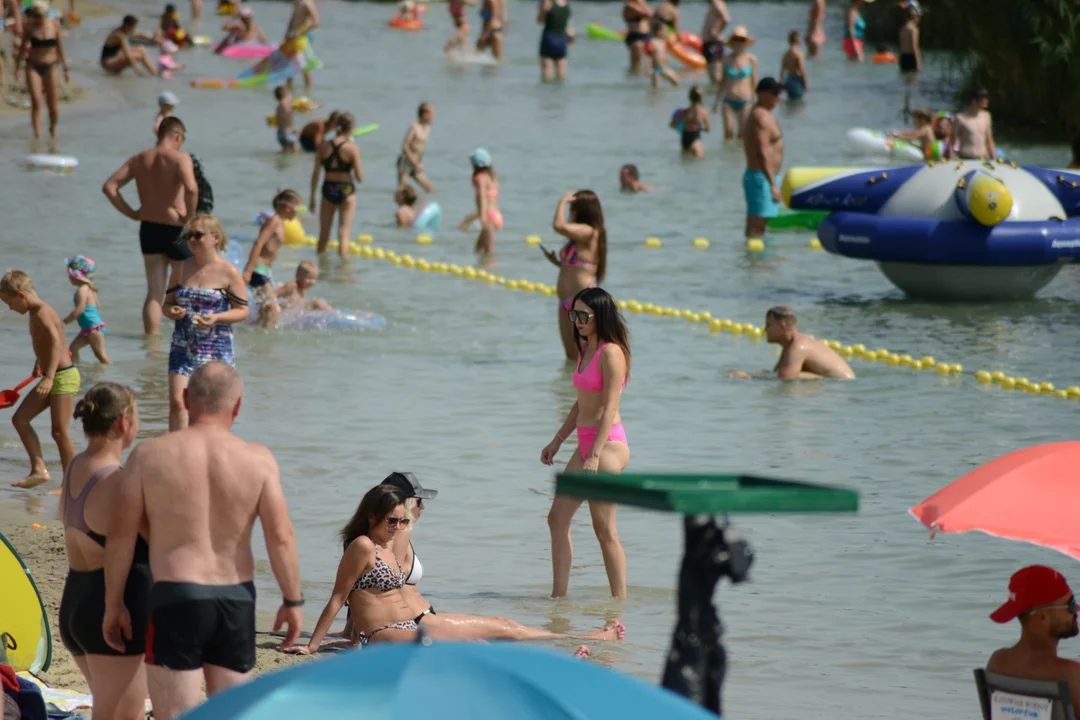 Tłumy nad Jeziorem Tarnobrzeskim - zobacz zdjęcia z sobotniego plażowania