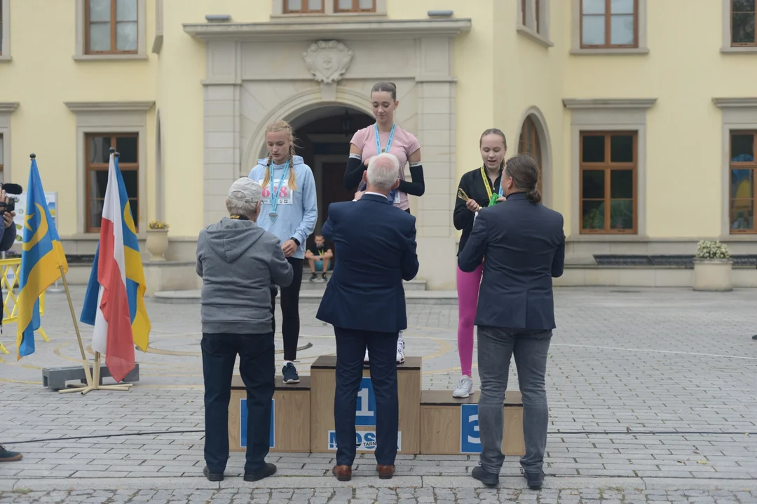 45. Bieg Nadwiślański im. Alfreda Freyera w Tarnobrzegu - biegi dziecięco-młodzieżowe - dekoracje