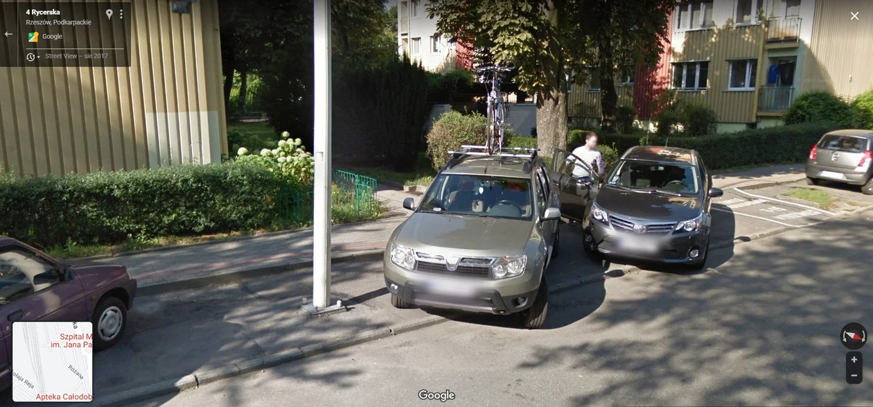 Google Street View - kto został przyłapany przez auto z aparatem